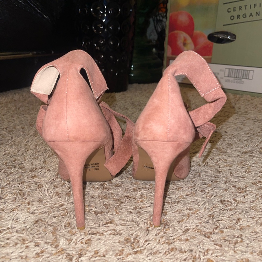 Heels - Picture 2 of 5